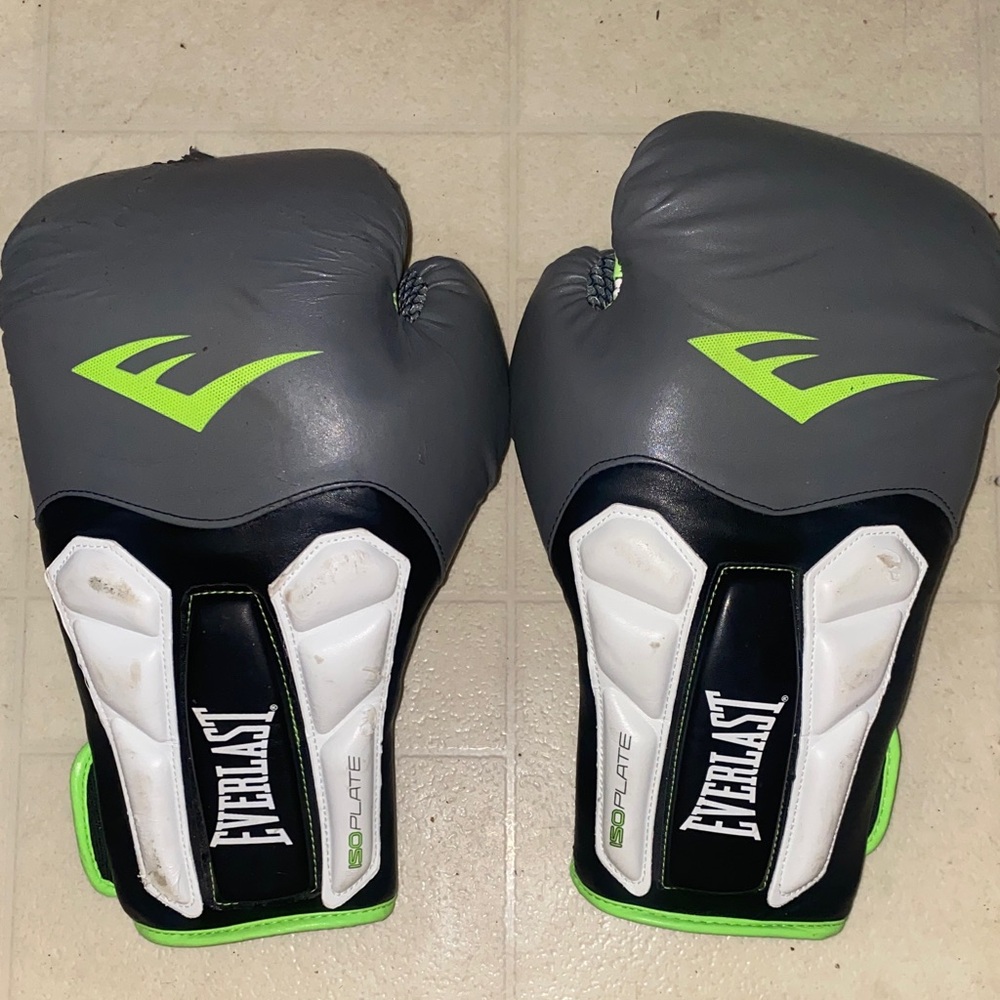 Everlast Prime Gloves in Gray and Neon Green